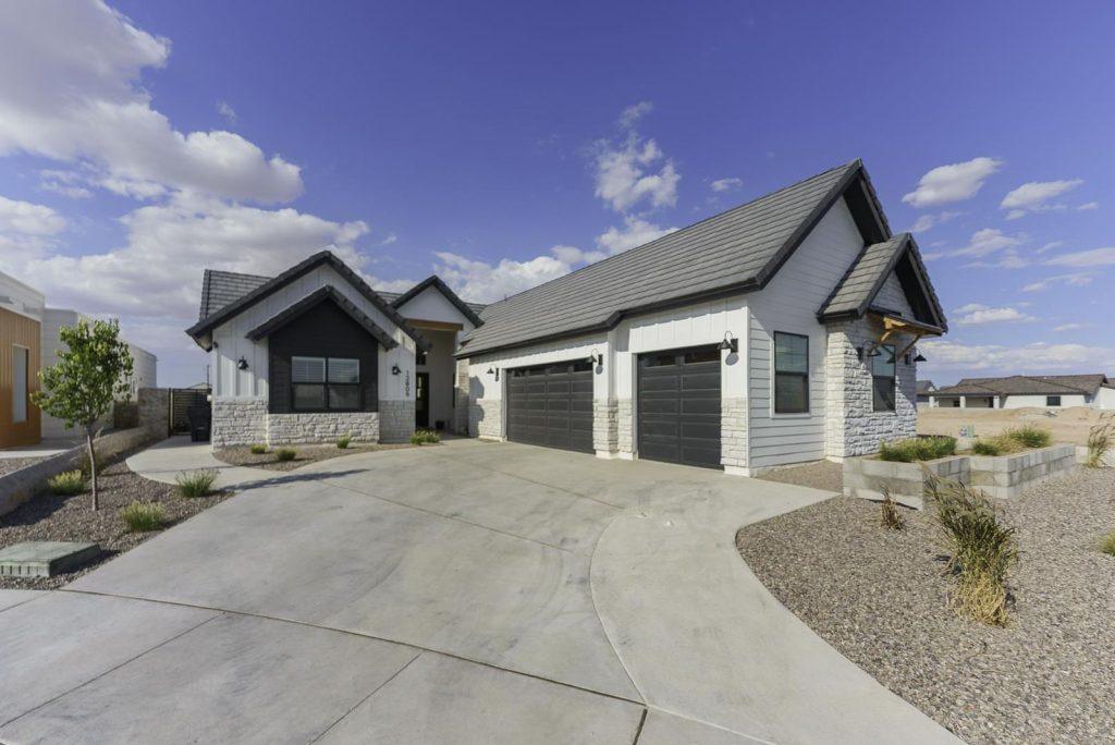 Front Elevation of a Callisto F floorplan home by Nueva Luna Builders in El Paso, Texas