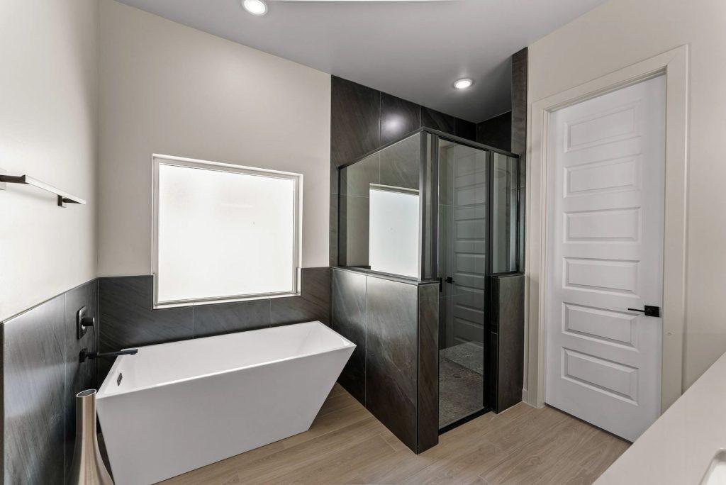 Primary Bath in an Io floorplan home by Nueva Luna Builders in El Paso, Texas
